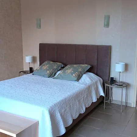 Tres Grand Lumineux Apartment